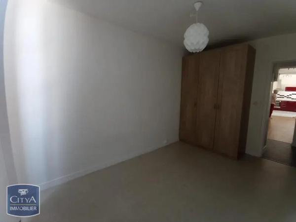 Appartement à louer 3 pièces 63.4m² Rochefort (17300)