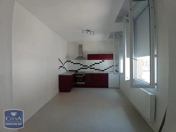 Appartement à louer 3 pièces 63.4m² Rochefort (17300)