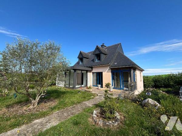 Maison a Vendre à BRIEC, en Finistère Sud (29), dans le Bourg, Maison d'habitation comprenant S...