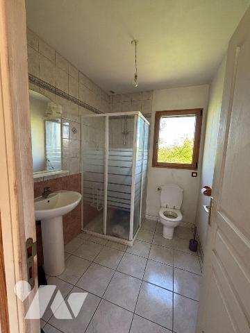 Maison a Vendre à BRIEC, en Finistère Sud (29), dans le Bourg, Maison d'habitation comprenant S...