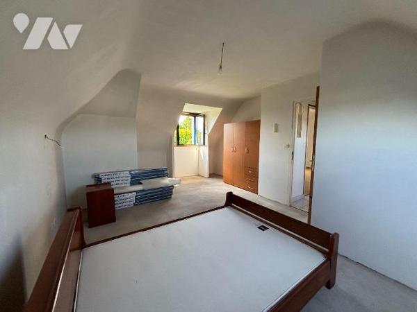 Maison a Vendre à BRIEC, en Finistère Sud (29), dans le Bourg, Maison d'habitation comprenant S...