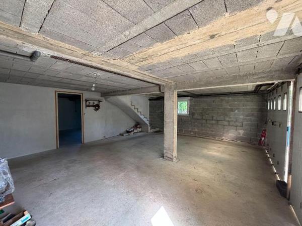 Maison a Vendre à BRIEC, en Finistère Sud (29), dans le Bourg, Maison d'habitation comprenant S...