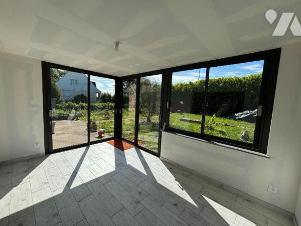 Maison a Vendre à BRIEC, en Finistère Sud (29), dans le Bourg, Maison d'habitation comprenant S...