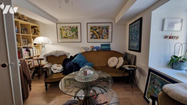 QUARTIER HISTORIQUE-MAISON RENOVEE AVEC COUR ET ATELIER