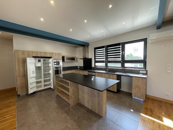 À vendre - Loft, 4 pièces situé à Périgueux (24000)