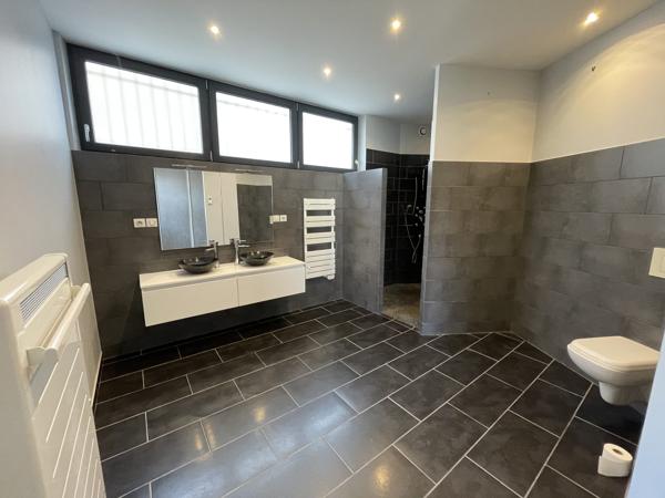 À vendre - Loft, 4 pièces situé à Périgueux (24000)