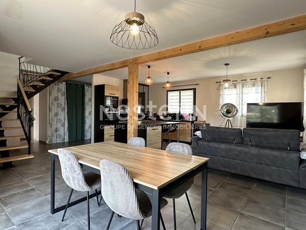 Maison ossature bois récente située dans un environnement calme de Guécélard...