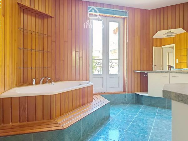 Propriete 9 pièce(s) 5 chambre(s) 253 m²