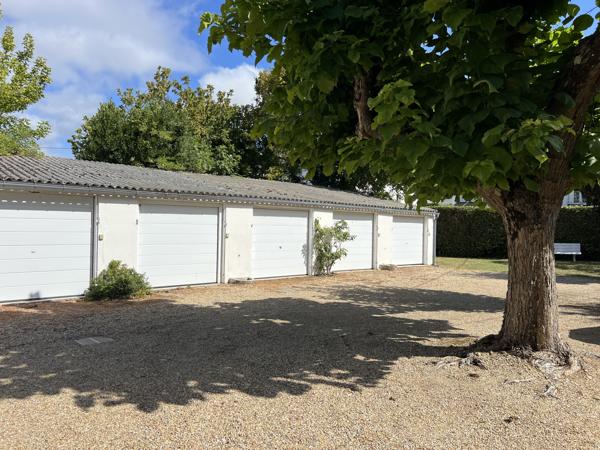 ROYAN - QUARTIER DU PARC - BEL APPARTEMENT T5 - RESIDENCE FACE A LA PLAGE