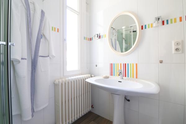 ROYAN - QUARTIER DU PARC - BEL APPARTEMENT T5 - RESIDENCE FACE A LA PLAGE