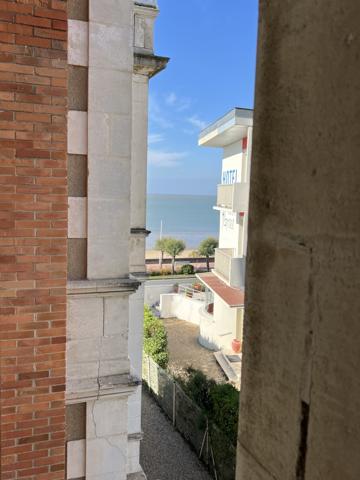 ROYAN - QUARTIER DU PARC - BEL APPARTEMENT T5 - RESIDENCE FACE A LA PLAGE