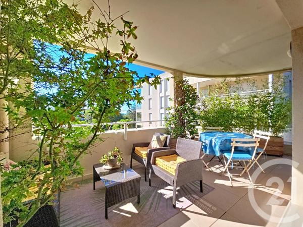Appartement T3 à vendre  3 pièces - 70,45 m 2   MARSEILLE  - 13008