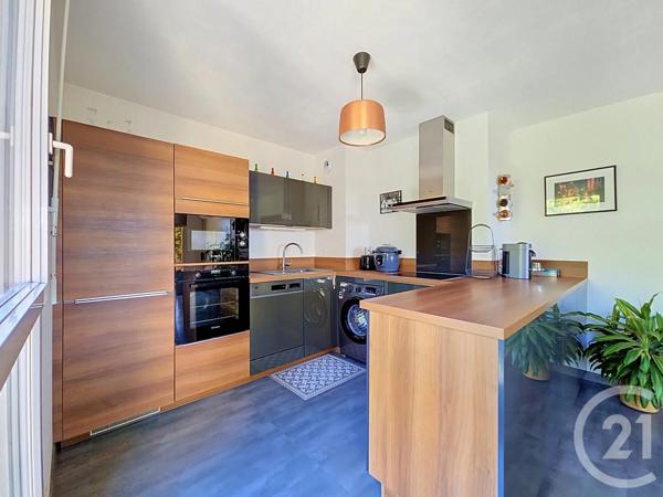 Appartement T3 à vendre  3 pièces - 70,45 m 2   MARSEILLE  - 13008