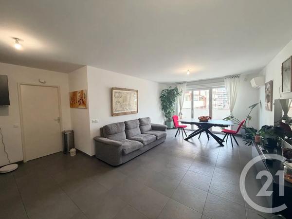 Appartement T3 à vendre  3 pièces - 70,45 m 2   MARSEILLE  - 13008