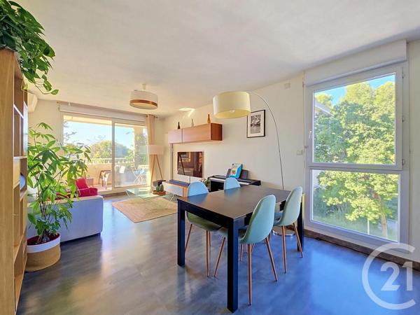 Appartement T3 à vendre  3 pièces - 70,45 m 2   MARSEILLE  - 13008