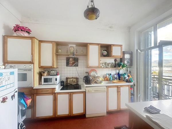 Appartement La Seyne Sur Mer 4 pièces de 74 m² vue mer