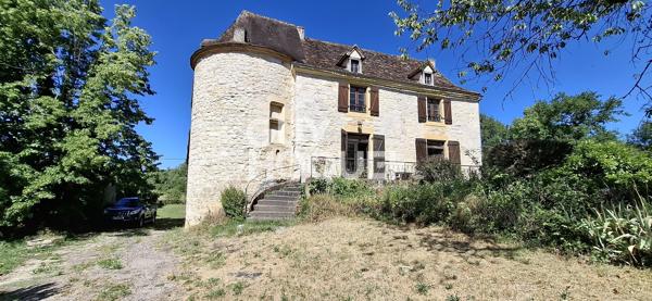 MOULIN à vendre de 5 pièces de 134 m² avec dépendances