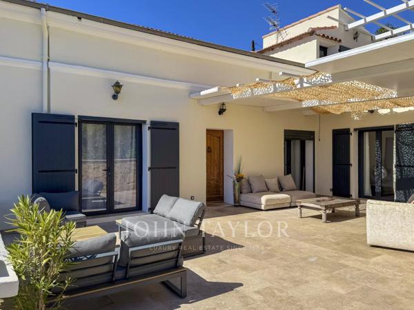 Bandol – Villa rénovée avec vue mer, studio indépendant et permis de piscine