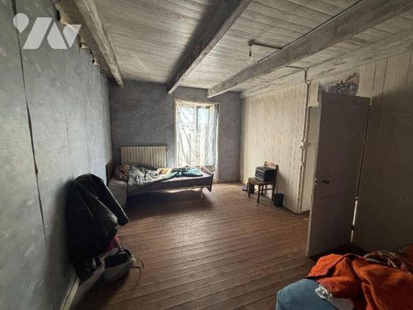 Maison a Vendre à BRIEC , en Finistère Sud (29), dans le Bourg, Maison de Ville à rénover entiè...