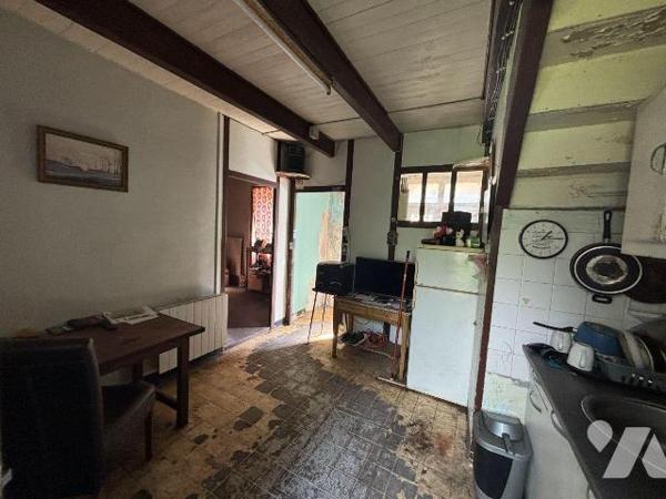 Maison a Vendre à BRIEC , en Finistère Sud (29), dans le Bourg, Maison de Ville à rénover entiè...