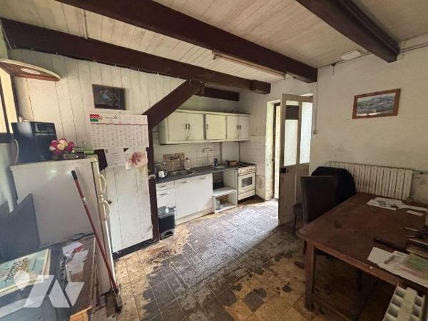 Maison a Vendre à BRIEC , en Finistère Sud (29), dans le Bourg, Maison de Ville à rénover entiè...