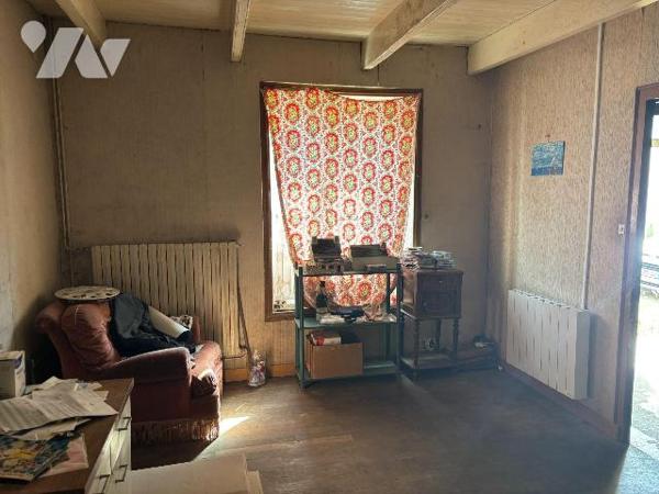 Maison a Vendre à BRIEC , en Finistère Sud (29), dans le Bourg, Maison de Ville à rénover entiè...