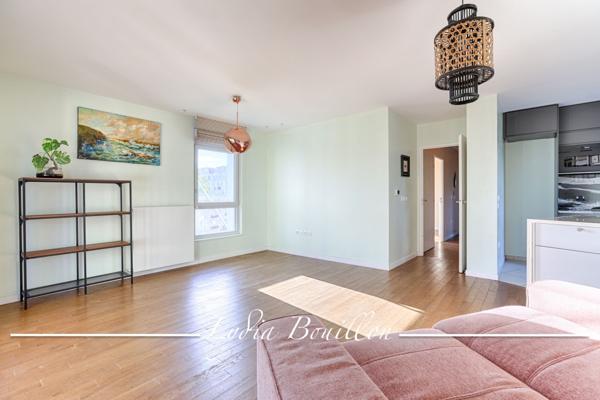 Nanterre (92000) NANTERRE-UNIVERSITÉ — Superbe 3 pièces avec terrasse exceptionnelle de 31 m² et vue dégag