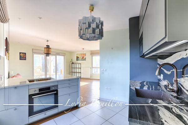 Nanterre (92000) NANTERRE-UNIVERSITÉ — Superbe 3 pièces avec terrasse exceptionnelle de 31 m² et vue dégag