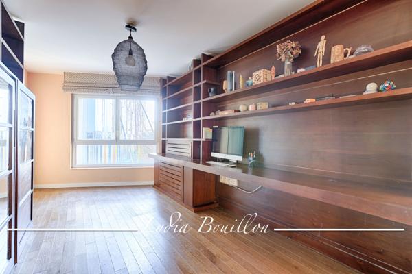 Nanterre (92000) NANTERRE-UNIVERSITÉ — Superbe 3 pièces avec terrasse exceptionnelle de 31 m² et vue dégag