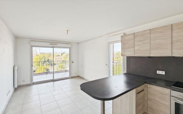 Appartement à vendre    2 pièces • 46 m2 Antibes