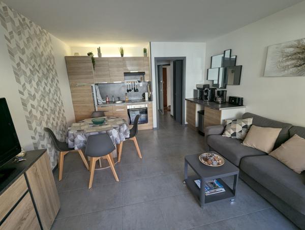 Studio refait à neuf Rive Droite à 100m des plages et du canal, quartier calme Le Grau-du-Roi (30240)