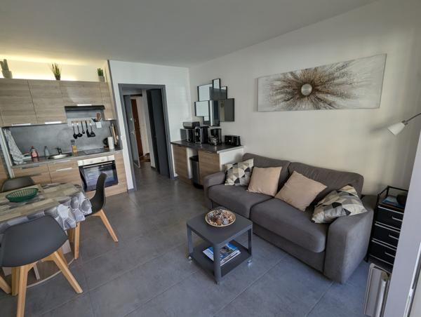 Studio refait à neuf Rive Droite à 100m des plages et du canal, quartier calme Le Grau-du-Roi (30240)