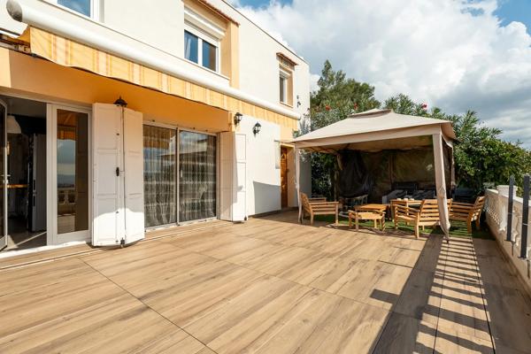 Villa T4 + TERRASSE avec PLEINE VUE MER