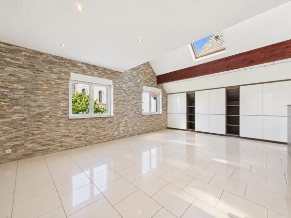 HOLTZHEIM – 246 m² – PISCINE INTÉRIEURE – STUDIO INDÉPENDANT – SALLE DE SPORT HOLTZHEIM – 246 m² – PISCINE INTÉRIEURE – STUDIO INDÉPENDANT – SALLE DE SPORT