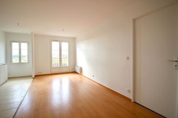 Appartement Nanteuil Le Haudouin 3 pièces - 2 chambres - centre ville - 2 places de stationnement