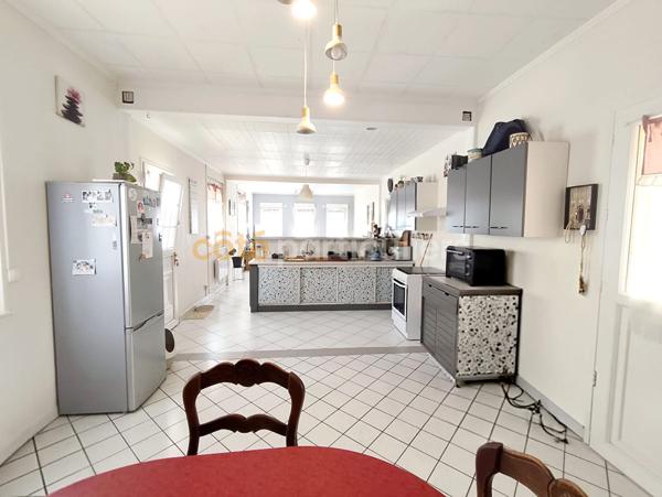 Vente
                Maison126 m² - 5 Pièces -
                    MEZIDON VALLEE D AUGE (14270)