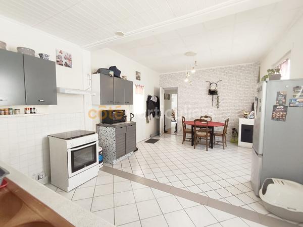 Vente
                Maison126 m² - 5 Pièces -
                    MEZIDON VALLEE D AUGE (14270)