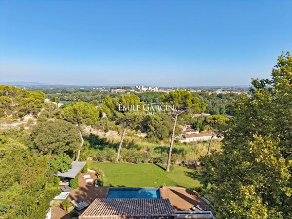 A vendre - Villa avec vue exceptionnelle sur le Palais des Papes - Villeneuve Les Avignon