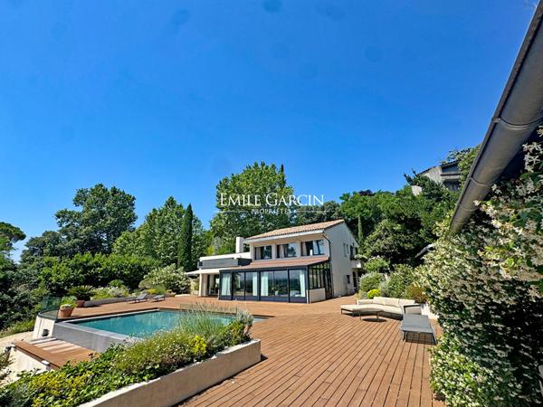 A vendre - Villa avec vue exceptionnelle sur le Palais des Papes - Villeneuve Les Avignon