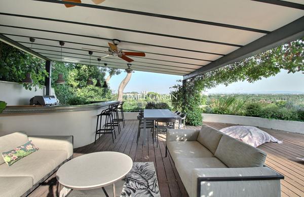 A vendre - Villa avec vue exceptionnelle sur le Palais des Papes - Villeneuve Les Avignon