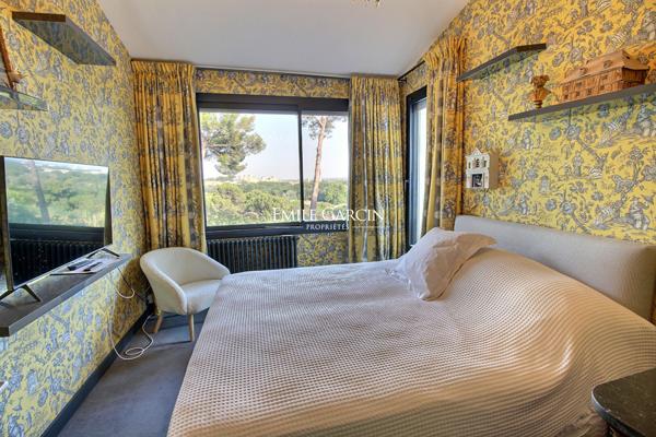 A vendre - Villa avec vue exceptionnelle sur le Palais des Papes - Villeneuve Les Avignon