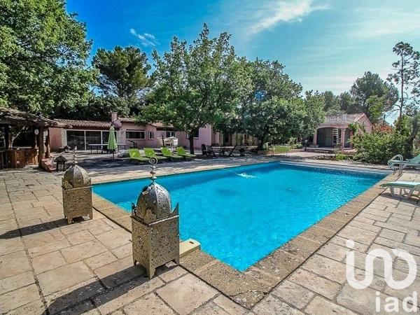 Maison à vendre 14 pièces 400 m² Éguilles