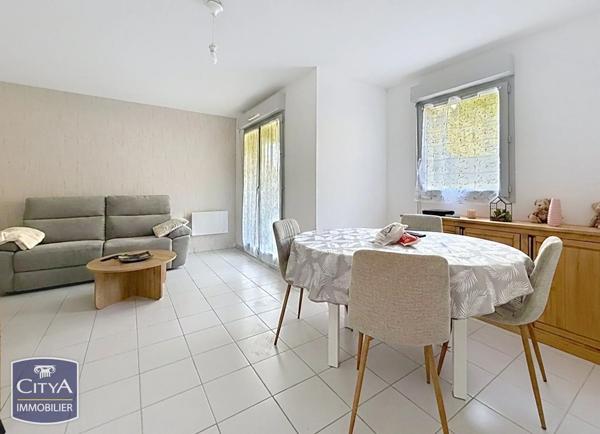 Appartement à vendre 2 pièces 53m² Saint-Amand-Montrond (18200)