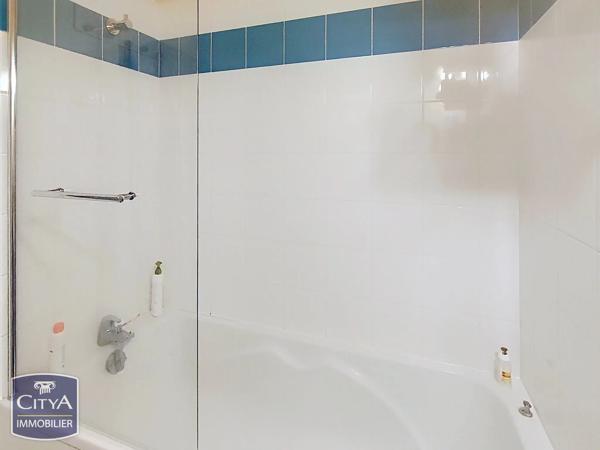 Appartement à vendre 2 pièces 53m² Saint-Amand-Montrond (18200)