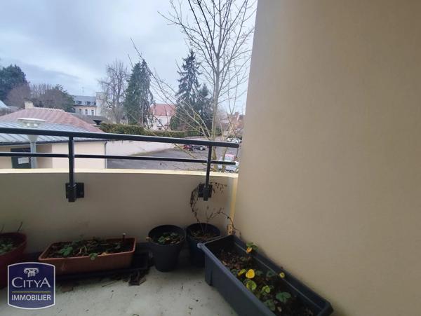 Appartement à vendre 2 pièces 53m² Saint-Amand-Montrond (18200)