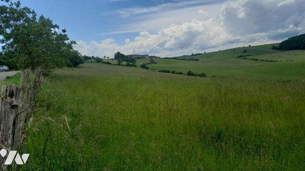Terrain à bâtir viabilisé libre constructeur vue dégagée sur les champs 10min de Chateaufarine