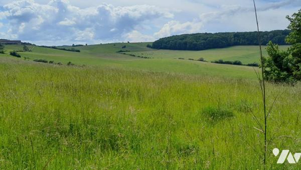 Terrain à bâtir viabilisé libre constructeur vue dégagée sur les champs 10min de Chateaufarine