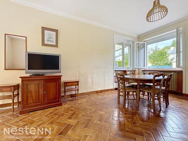 Maison familiale des années 50, 4 chambres et 1 bureau, proche commodités à pied