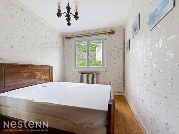 Maison familiale des années 50, 4 chambres et 1 bureau, proche commodités à pied
