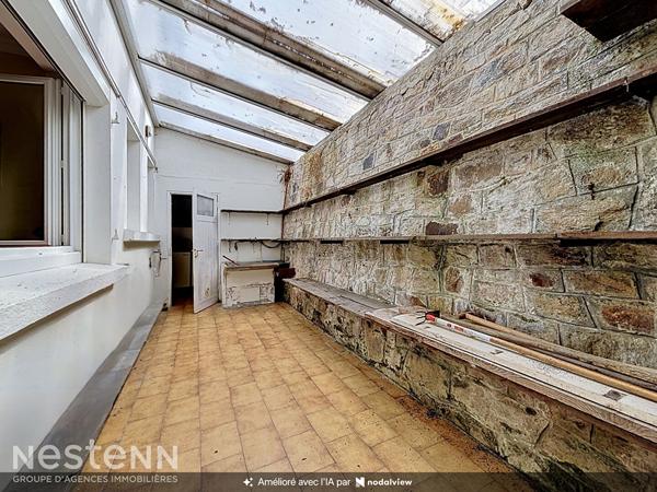 Maison familiale des années 50, 4 chambres et 1 bureau, proche commodités à pied
